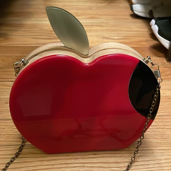 Wooden Apple Purse with Gold Chain Strap - Picture 3 of 4